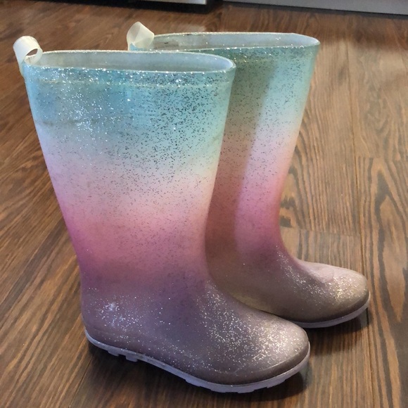 Girls Size 13 Sparkly Rubber Boots - Picture 2 of 8